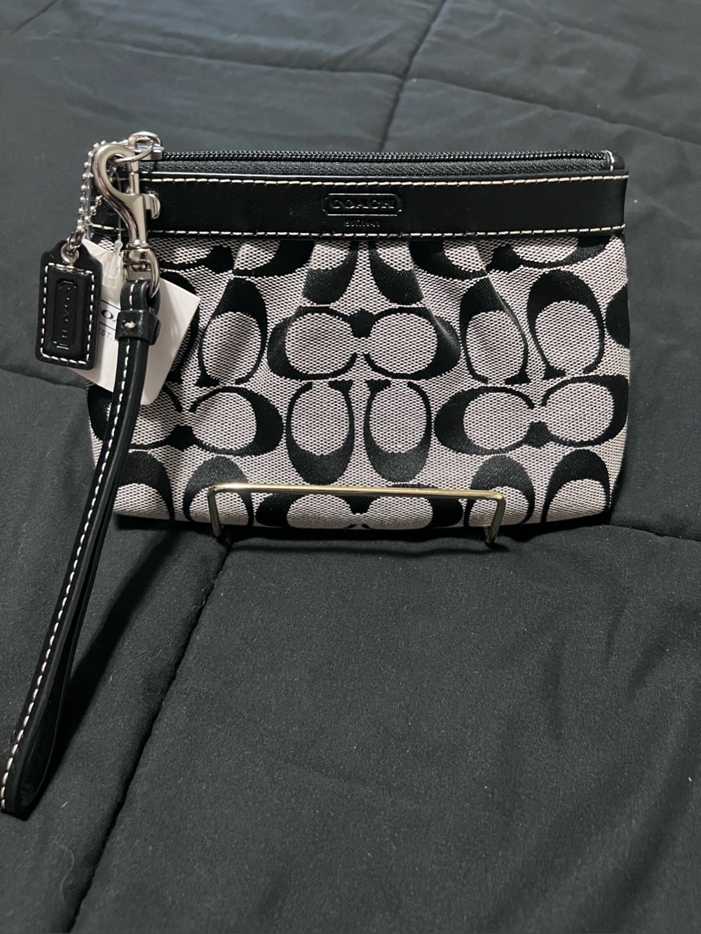 COACH NWT Signature Pleated Wristlet Black White Silver Jacquard F43434⁠